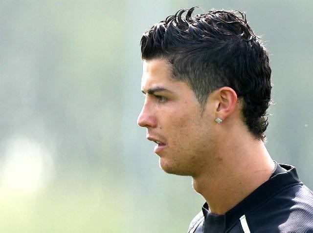 28 Best Soccer Player Haircuts